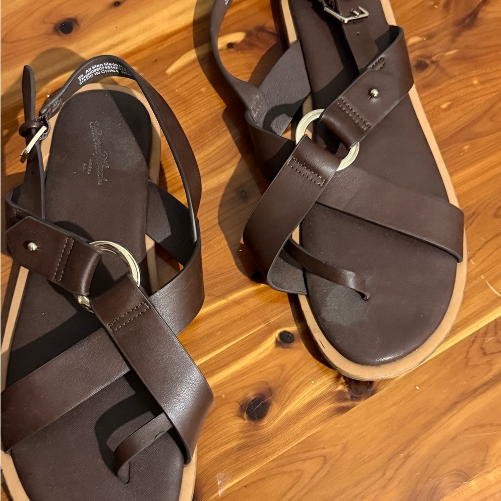 Universal Thread - Women’s- Dark Brown Sandals - Gold Buckles- 9 1/2 - Picture 4 of 8